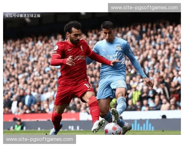 桑德兰中卫巴拉德争顶成功率高 高空防守成少数亮点 桑德兰中卫巴拉德争顶成功率高 高空防守成少数亮点